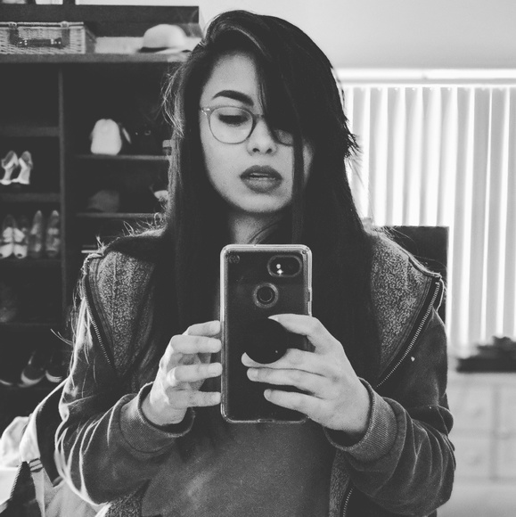 Meet your Posher, Claudia - Picture 4 of 8